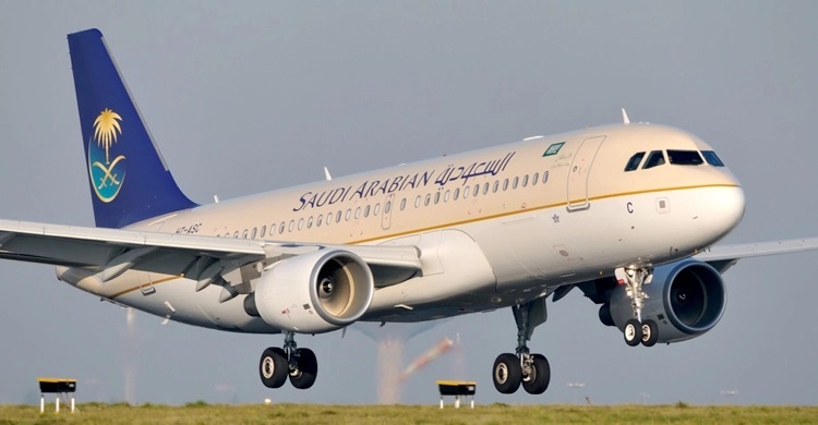Saudi resumes int'l flights, reopens land, sea borders