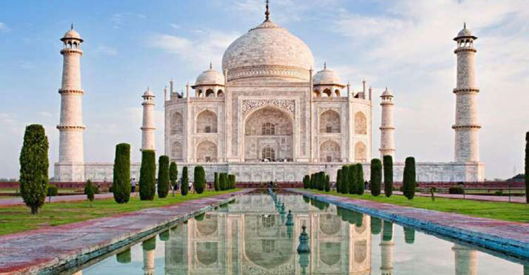 Taj Mahal briefly shut, tourists evacuated after bomb hoax