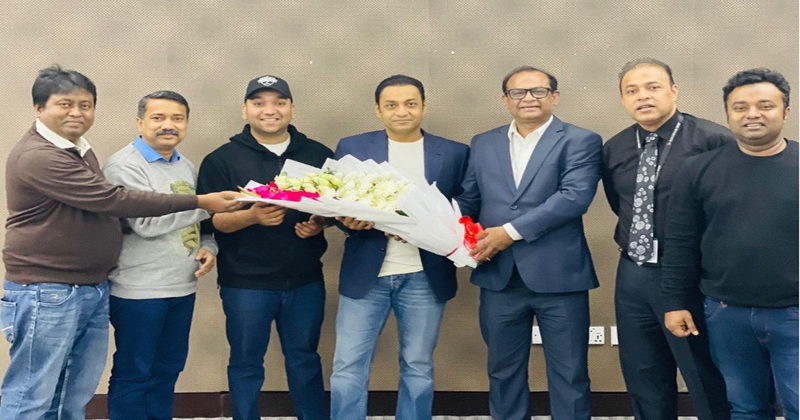 CRAB accords floral reception to Bashundhara Group Managing Director